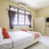 Отель Super OYO 1568 Stasiun Ka Cirebon Guest House, фото 4