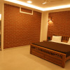 Отель Red Bricks Inn, фото 1