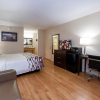 Отель Red Roof Inn Knoxville North - Merchants Drive, фото 4