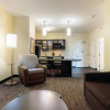 Отель Candlewood Suites Lenexa - Overland Park Area, фото 27