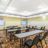 Отель La Quinta Inn & Suites by Wyndham Ennis, фото 13