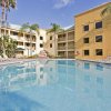 Отель La Quinta Inn by Wyndham Tampa Near Busch Gardens, фото 17