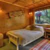 Отель Red Hawk Hideaway - Two Bedroom Cabin with Hot Tub, фото 19