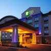 Отель Holiday Inn Express Hotel & Suites Ottawa Airport, an IHG Hotel в Оттаве