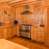 Отель Coastal Chalet Suites, фото 8