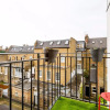 Отель Central Flat in Londons Battersea Sleeps 6, фото 11