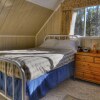 Отель Red Hawk Hideaway - Two Bedroom Cabin with Hot Tub, фото 12