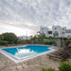 Отель Pleiades Villa, Near Ornos Beach, фото 15
