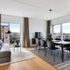 Отель Sanders Arena - Chic 3-bdr Apt Close to Metro, фото 5