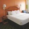 Отель La Quinta Inn & Suites by Wyndham Tulsa Central, фото 11