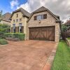 Отель Chic Family-friendly Home in Irving w/ Yard!, фото 14