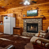 Отель Er97 - Squirrel's Retreat - Close To The Action In Pigeon Forge! 2 Bedroom Cabin by RedAwning, фото 2