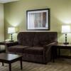 Отель Comfort Inn & Suites St. Pete - Clearwater International Airport, фото 3