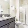 Отель 4 Bedroom 3 Bathroom Townhome w Pool, фото 6
