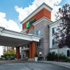 Отель Holiday Inn Express & Suites Evanston, фото 1