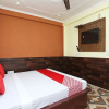 Отель OYO 28801 Radhika Guest House, фото 9