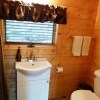 Отель A Rustic River Cabin, фото 4