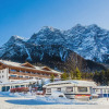 Отель Zugspitz Resort, фото 1