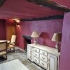 Отель Remarkable 4-bed Cottage in Cearleon в Гвенте
