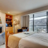 Отель Renovated Studio- Kids Ski Free & On Shuttle Route! Studio Bedroom Condo by RedAwning, фото 3