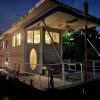 Отель 2 Story Houseboat Seeking a Captain Fishpets Ok, фото 1