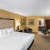 Отель La Quinta Inn & Suites by Wyndham Hot Springs, фото 40