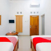 Отель OYO Living 2217 Permana Guesthouse Syariah, фото 12