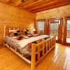 Отель Smoky Mountain Cinema - Six Bedroom Cabin, фото 4