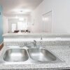 Отель Spacious 3BR Apartment Central to All, фото 8