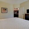 Отель Candlewood Suites St. Clairsville, an IHG Hotel, фото 7