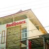 Отель RedDoorz Plus near Malang Airport, фото 1