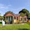 Отель Starfish Cottage - Two Bedroom Home, фото 22