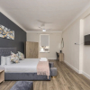 Отель Cape Legacy - Bright and Roomy Studio Suite, фото 1