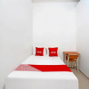Отель OYO Life 91670 Mannsur Homestay Syariah, фото 13