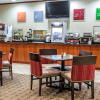 Отель Comfort Inn Near Six Flags St. Louis, фото 29