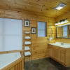 Отель Homespun Hospitality by Heritage Cabin Rentals, фото 10