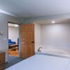 Отель Holiday Inn Express & Suites Tulsa S Broken Arrow Hwy 51, фото 7