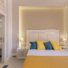 Отель YourHome - Royal Blue Suite, фото 3