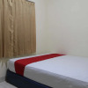 Отель RedDoorz near Ciputra World Kuningan 3, фото 2