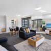 Отель Surfers Century Oceanside Apartments, фото 2