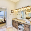 Отель Kathie's Beachfront Kottage, фото 12