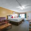 Отель Econo Lodge Inn & Suites, фото 7