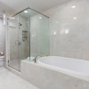 Отель Domio Downtown Chic 2Br 10 Min To George B Convention Center, фото 9
