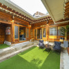 Отель Seochon Simsanjae Hanok Stay, фото 23