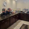 Отель Cobblestone Suites Oshkosh, фото 35