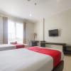 Отель RedDoorz Premium @ Raya Bojonegoro, фото 5