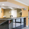 Отель Super 8 by Wyndham Indianapolis/Southport Rd, фото 11