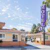 Отель Howard Johnson by Wyndham Berkeley в Беркли