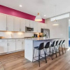 Отель NEW Pink Howdy Oasis 13 Beds Rooftop View Parking, фото 13