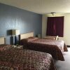 Отель Country Inn Motel в Хеннесси